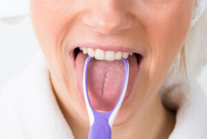 Mau Hálito: Causas, Prevenção e Quando Procurar o Dentista
